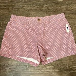 GAP NWT pink and white patterned chino shorts, women’s size 8
